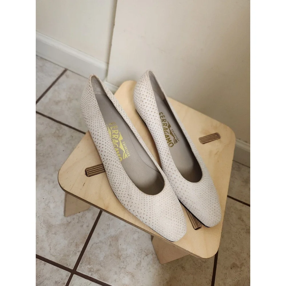 Salvatore Ferragamo Cream Gold Perforated Leather Low Block Heel Pumps 5.5 AA